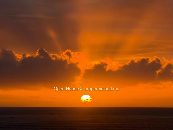 Luxury 3-Bedroom Penthouse with Private Pool in Tamarin (Sole Mandate)