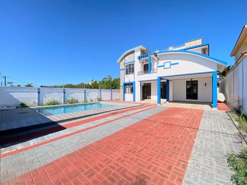 4 Bedroom Villa