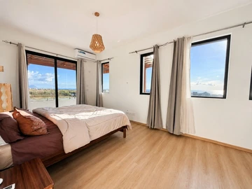 5 Bedroom Villa
