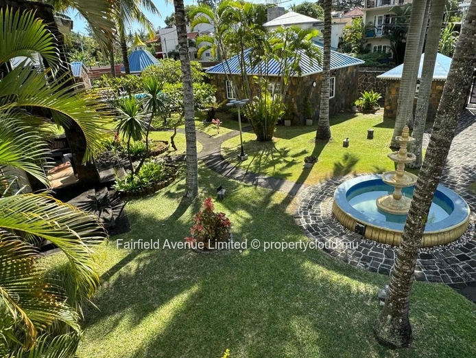 Villa meublée à louer à Bain Boeuf, Pereybere. 150m², 4 chambres, extérieur avec piscine commune, proche de toutes co...