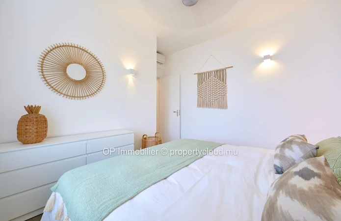 Appartement RES 2 chambres à vendre à Grand Baie avec piscine