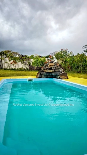 VENTE - Villa de Prestige avec Piscine – 3 Chambres à Mont Piton