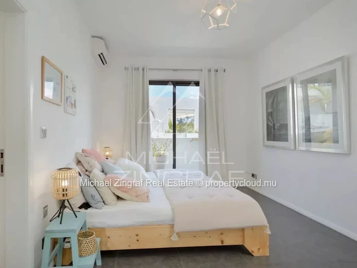 Exceptional Seafront Penthouse with Panoramic Ocean Views – Péreybère