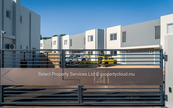 3-Bedroom PDS Townhouse with Private Pool for Sale in Tamarin
