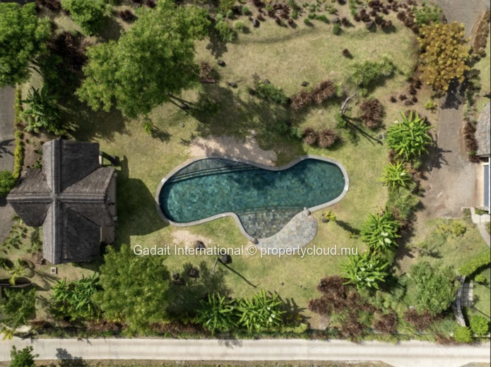 Luxury Tropical Villa with Pool, Boat Access & Premium Amenities in Rivière Noire, Mauritius