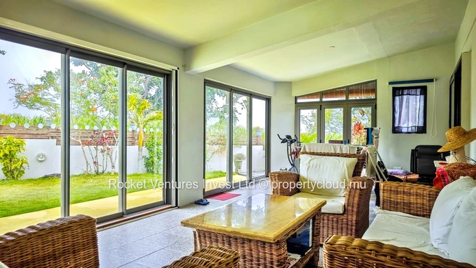 VENTE - Villa de Prestige avec Piscine – 3 Chambres à Mont Piton