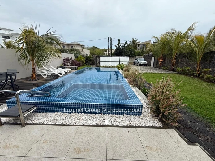 Stunning Contemporary Villa With Private Pool And Garden