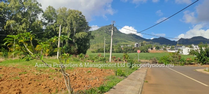 Prime 953 m² Plot in Crève Coeur — Ideal for Residential Complex