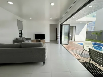 4 Bedroom Villa