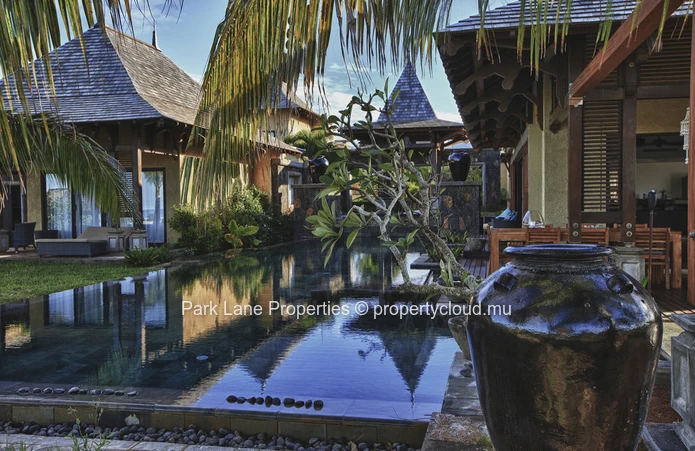 Villa 5 chambres – Élégance tropicale et intimité au sein du domaine Belle Rivière