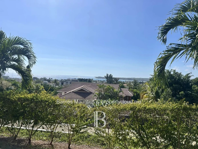 TAMARIN - Stunning view - 3 ensuite bedrooms