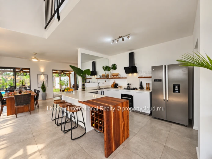 Coastal Living in an Exclusive Enclave