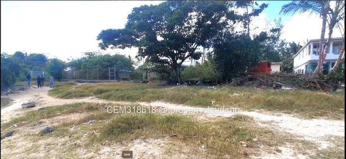 Propriété de Bord de Mer 36.37 Perches à Vendre – Baie du Tombeau 