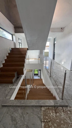 Newly Built Commercial Building For Rent – St Pierre
