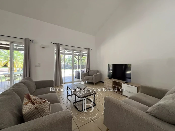 ROCHES NOIRES – Bright Villa in a Secure Estate, Close to Azuri