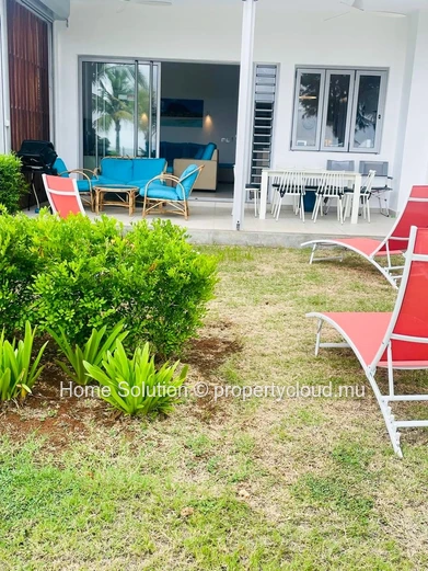 "PET-FRIENDLY" Beachfront Apartment