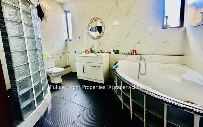 Spacieuse Maison Familiale De Style Rustique Avec Piscine À Louer – Rose Hill