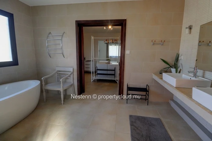 Charmante villa de 3 chambres avec piscine privée à Péreybère