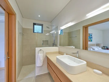 5 Bedroom Villa