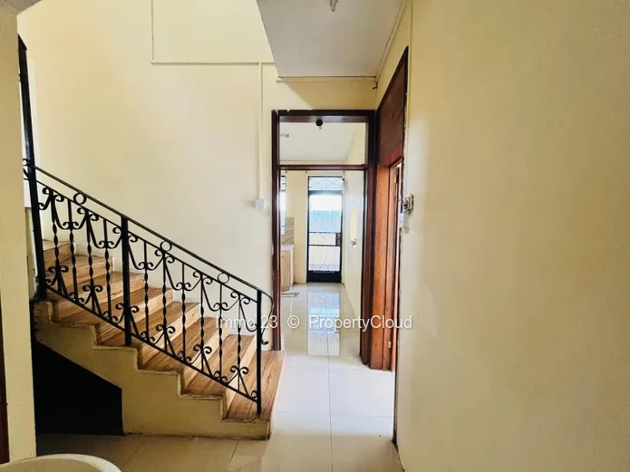 Houses / Villas - 4 bedrooms - Beau Bassin