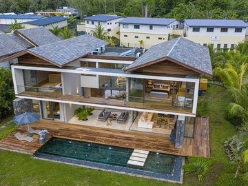 5 Bedroom Villa