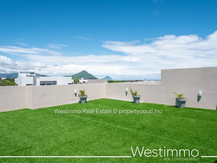 3-bedroom furnished apartment for rent in Flic en Flac