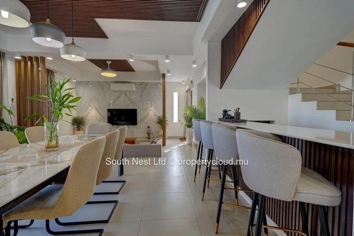 Beautiful villa of 4 bedrooms close to the beach