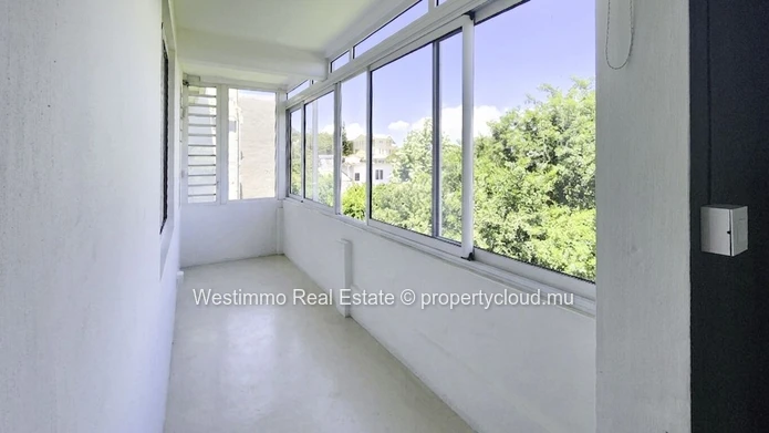 180 m² furnished apartment with panoramic view for rent in Floréal