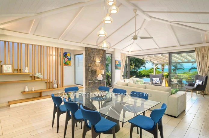 4-bedroom villa facing the azure