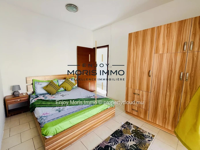 Appartement meublé 3 chambres à louer à Grand Baie – Île Maurice | 150 m² | Jardin privatif | Location longue durée