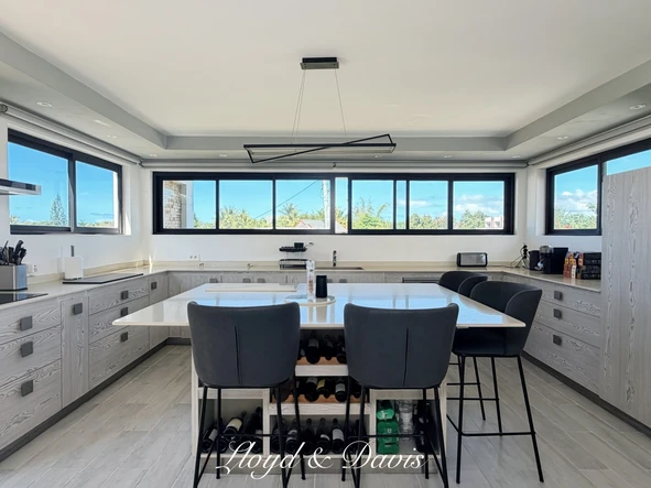 4 Bedroom Villa