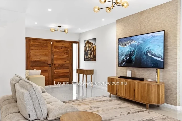 Villa De Prestige À Vendre – Péreybère