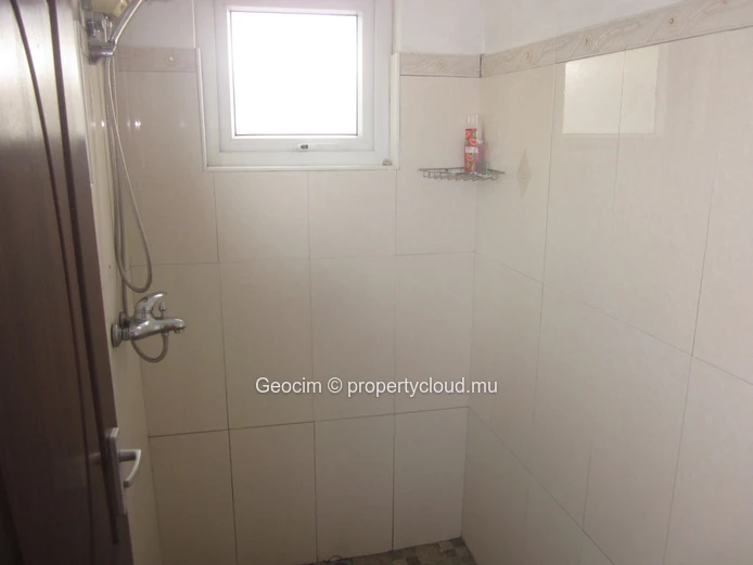 Flic en Flac Morc St Jacques Maison de plain-pied de 2 càc sur 80 toises terrain clos. Disponible. (Mandat exclusif)