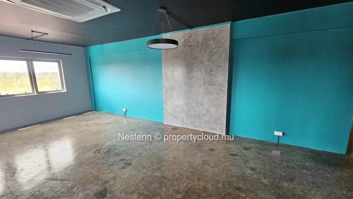 Prime office space with unmatched visibility – Ideal for your business growth!