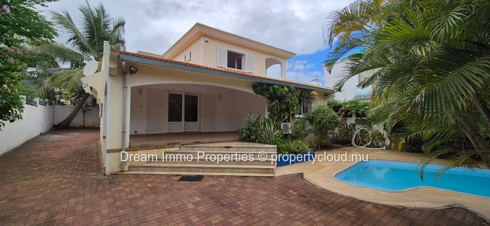 4-bedroom family villa with private pool in Albion – Mauritius