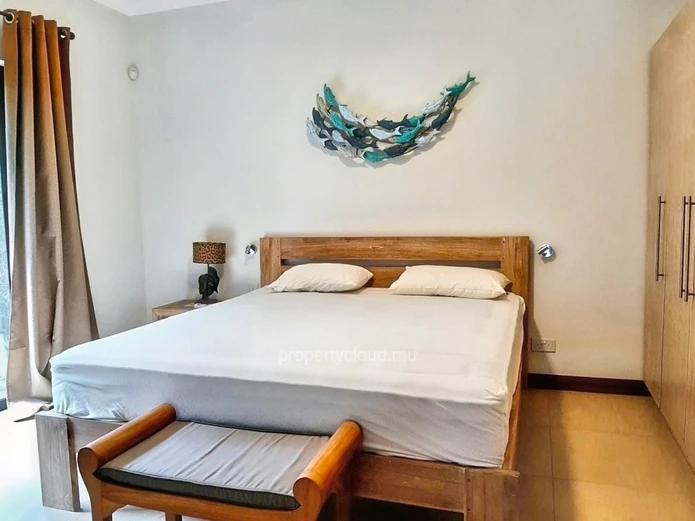 Rivière-Noire à vendre confortable villa de 4 chambres à coucher, située dans un domaine résidentiel sécurisé.