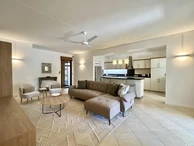A Louer - Appartement de 3 Chambres Meublée avec Goût à Tamarin