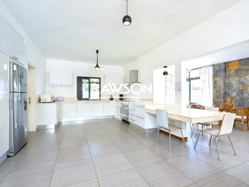 Exceptional Villa Facing Belle Mare Beach