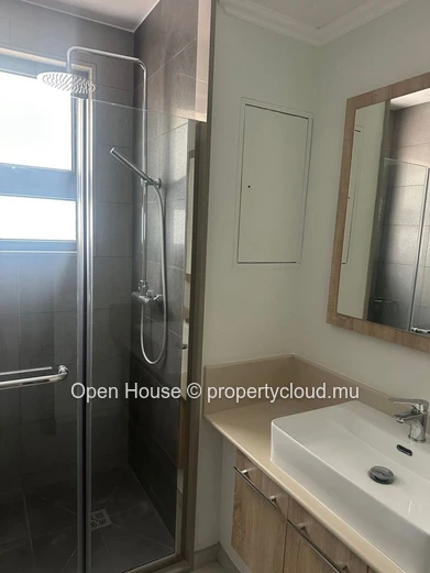 PDS apartment for sale in Tamarin, Grand Baie. Living area 125m², 2 bedrooms, communal swimming pool. Sea access, clo...