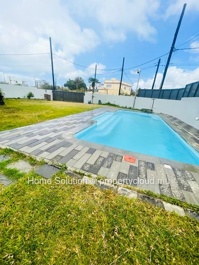 Exclusivité Rare à Pérybère : Appartement de Standing avec Grand Jardin Privé
