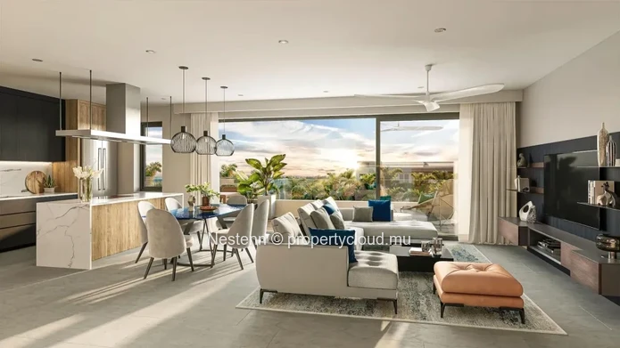 Four-bedroom penthouse in a prestigious estate with golf, a short walk from the beach and shops.