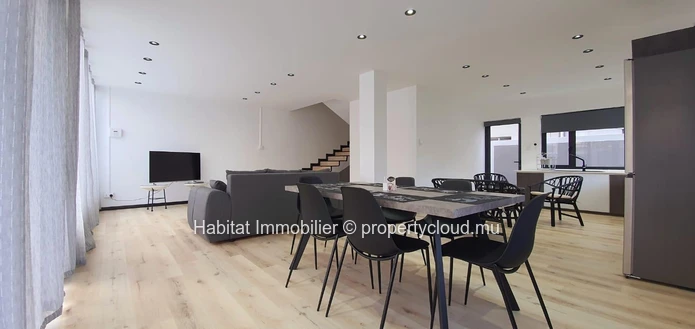 To rent : Duplex of 151 m² in Mont Choisy at 5 minutes walk from the beach