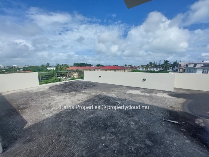 Brand-new modern villa for sale in the heart of Pereybere