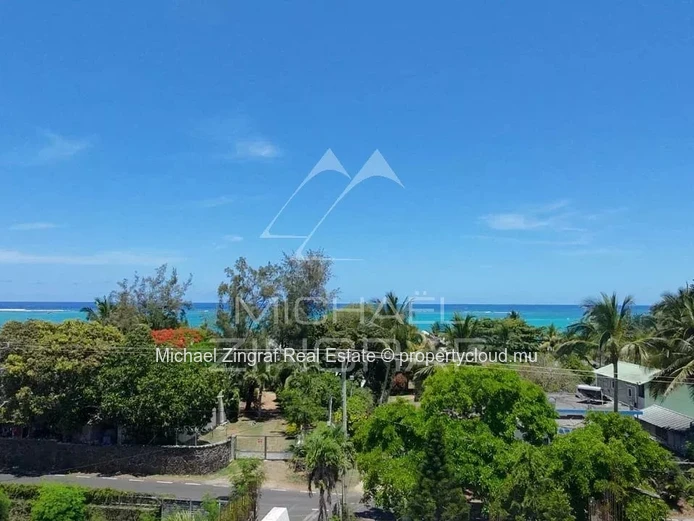 3-Bedroom Ground Floor Apartment Facing the Swimming Pool in Mont Choisy
