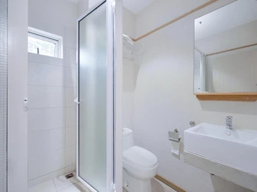 8 Bedroom Office