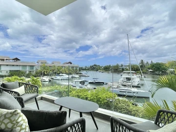 For Rent - Immaculate Waterfront Apartment in Black River