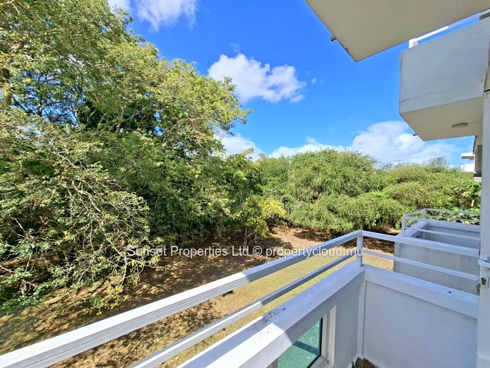 Renovated Apartment | 2 Bedrooms | 250m from the Beach