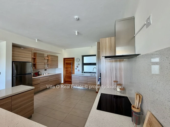 Close to the beach and amenities, beautiful spacious and bright apartment, on the first floor; 3 bedrooms, including ...