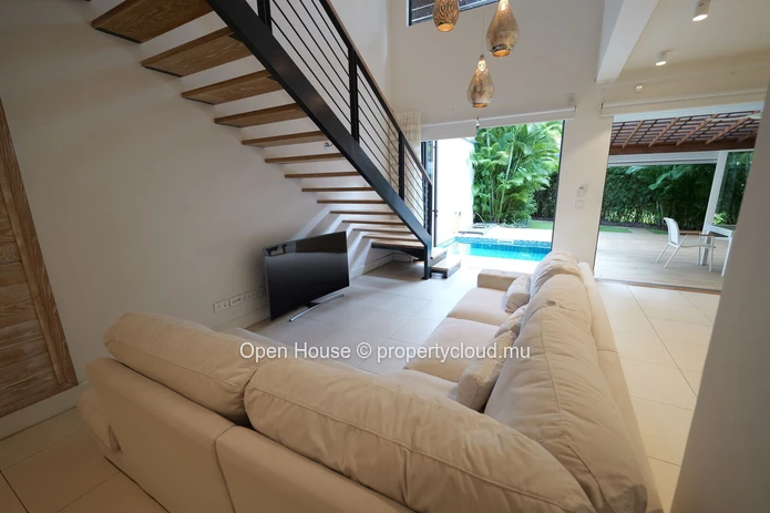 Luxurious Waterfront Villa with Private Pool in Rivière Noire - Black River Area - 237m² living space - Boat Garage -...