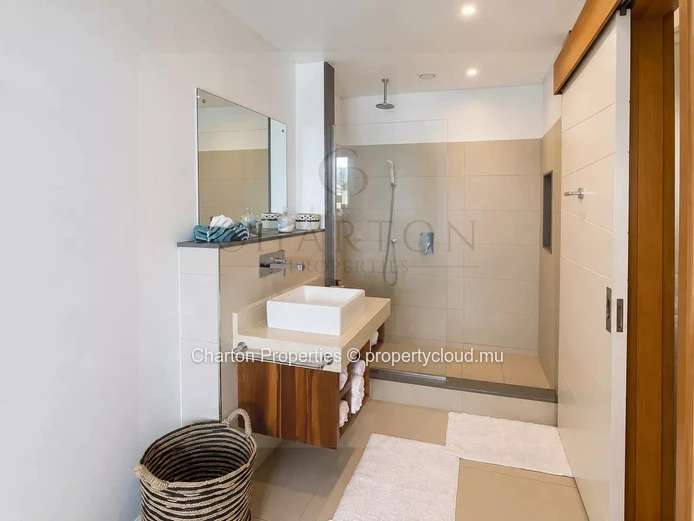 Appartement de 2 chambres au bord de la marina avec ponton privé